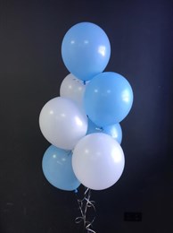 Композиция №428 из голубых и белых шаров